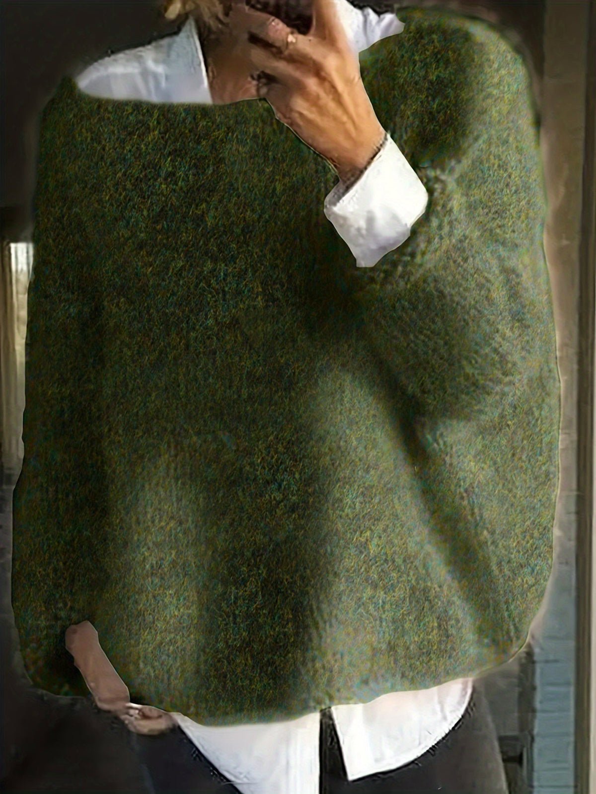 Women's Relaxed Crew Neck Sweater in Soft Knit for Casual Wear