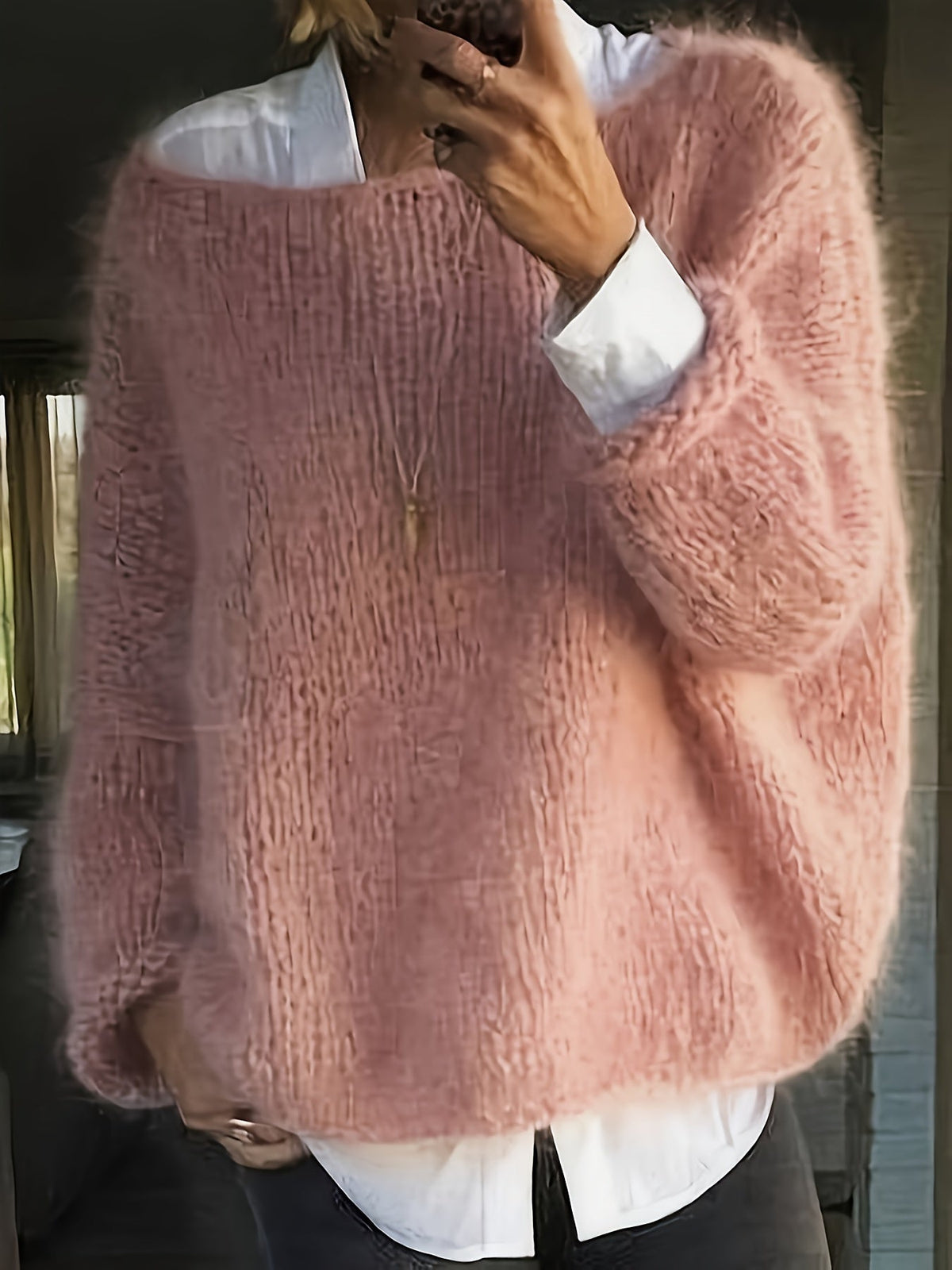 Women's Relaxed Crew Neck Sweater in Soft Knit for Casual Wear