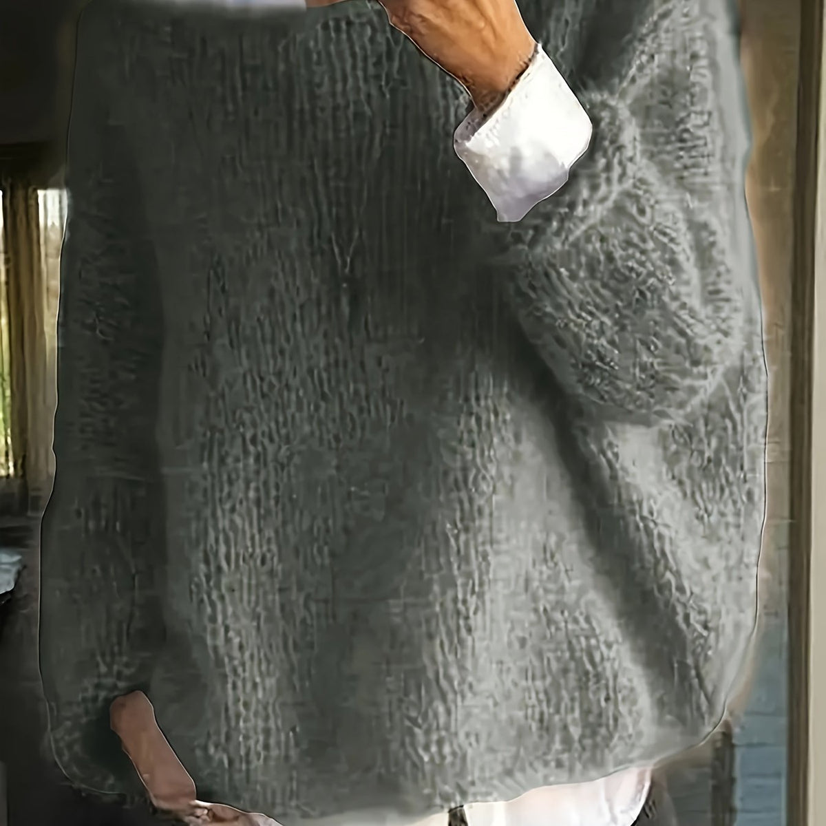 Women's Relaxed Crew Neck Sweater in Soft Knit for Casual Wear