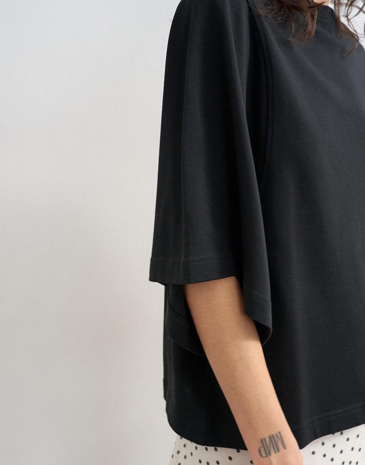 Batwing T-Shirt – Women's Oversized Short Sleeve Top, Casual Everyday Style - Satinni