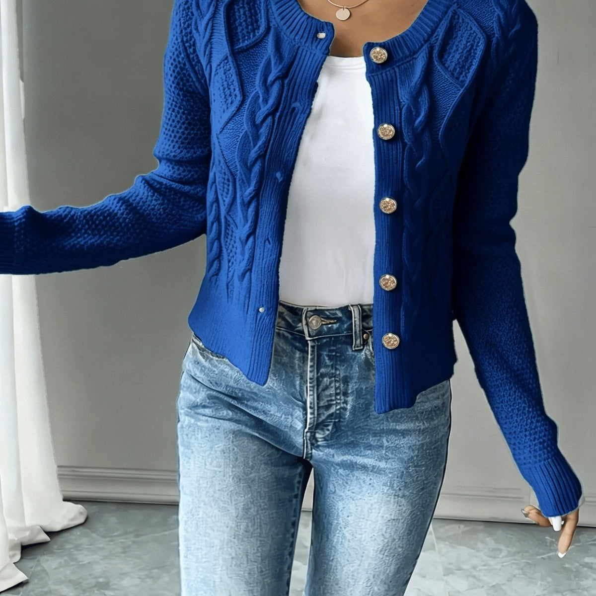 Cable-Knit Button-Front Cardigan for Women - Cozy Knitwear for Casual Wear - Satinnis