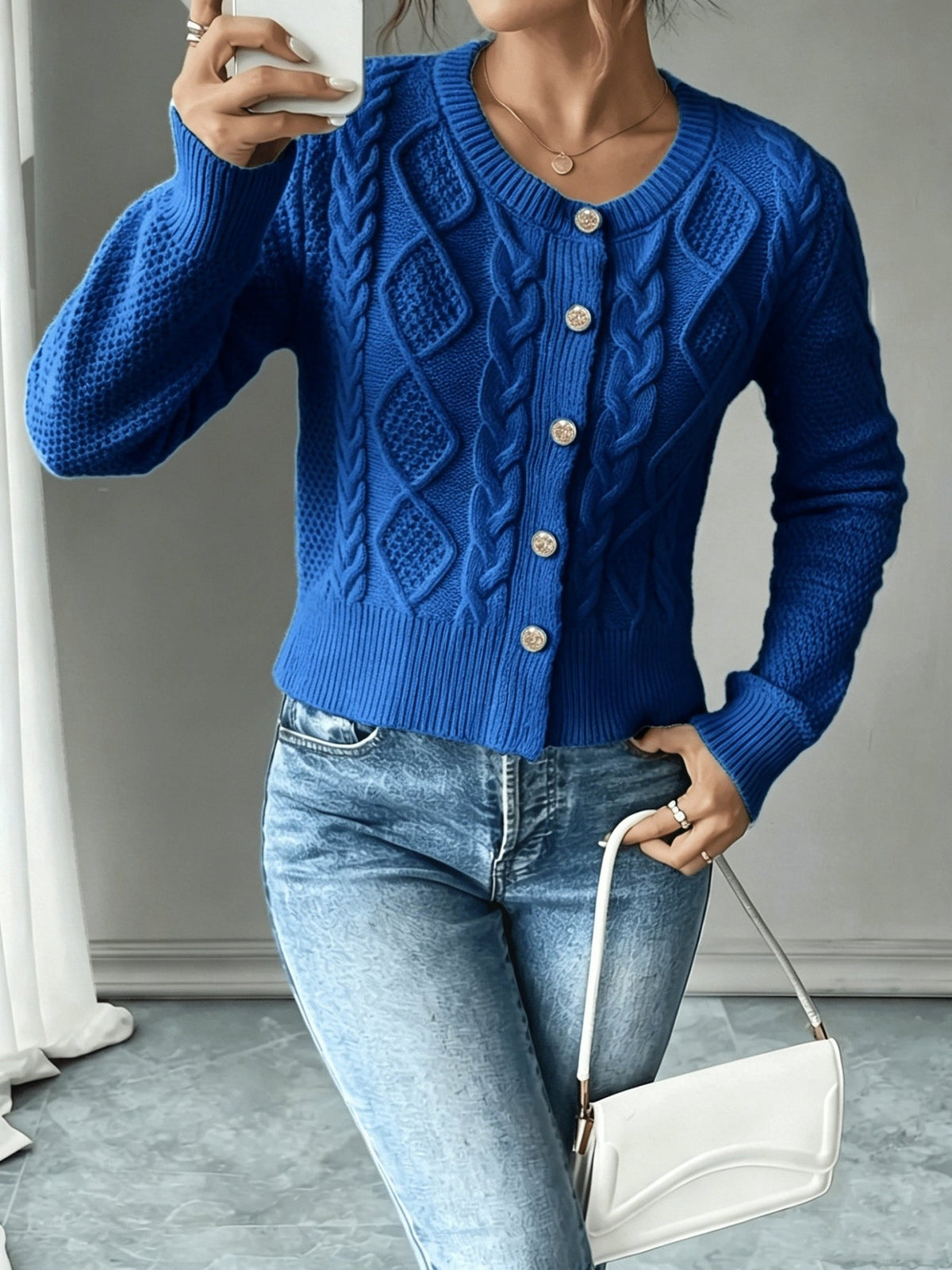 Cable-Knit Button-Front Cardigan for Women - Cozy Knitwear for Casual Wear - Satinnis