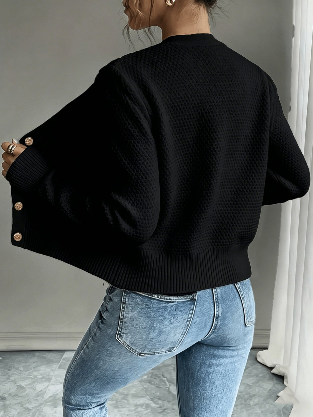 Cable-Knit Button-Front Cardigan for Women - Cozy Knitwear for Casual Wear - Satinnis