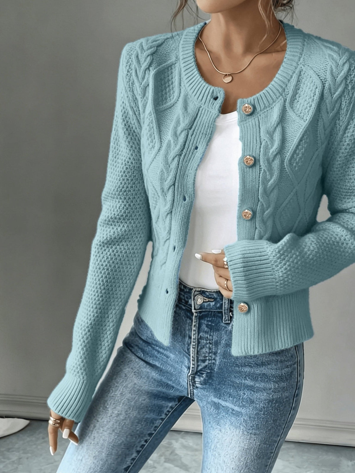 Cable-Knit Button-Front Cardigan for Women - Cozy Knitwear for Casual Wear - Satinnis