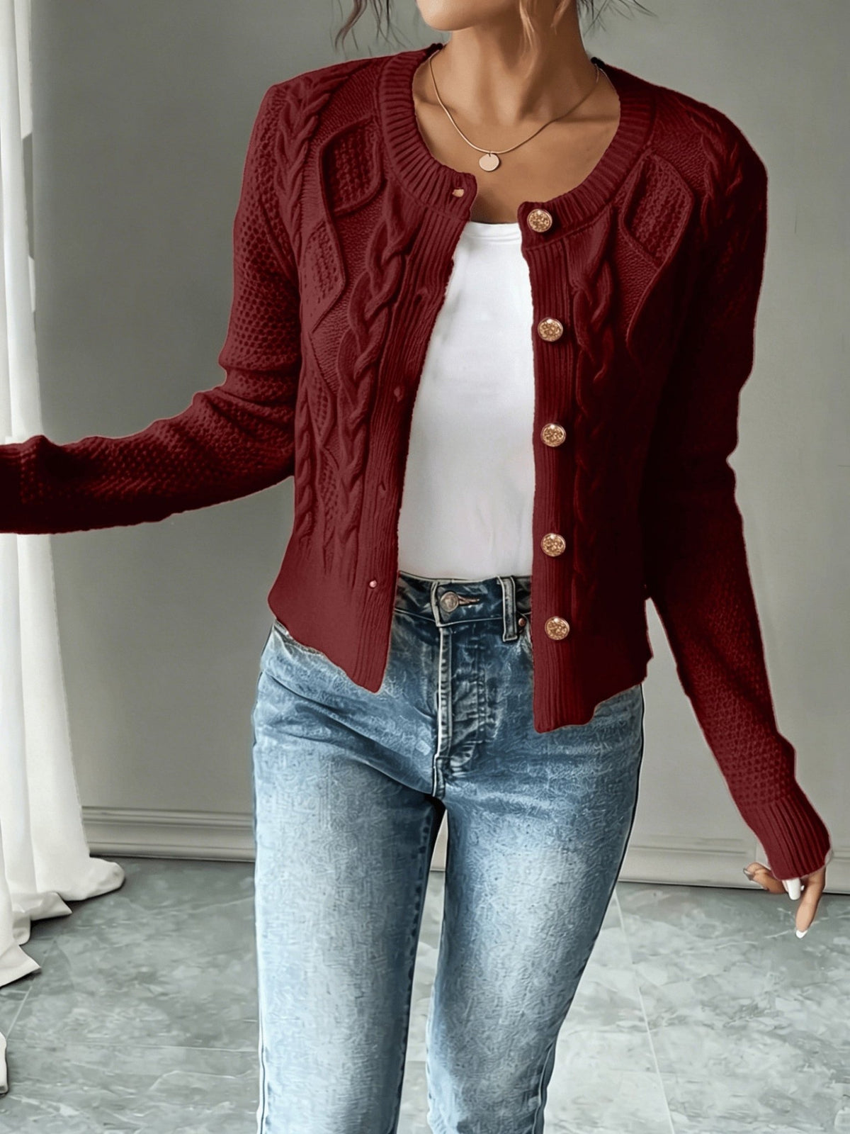 Cable-Knit Button-Front Cardigan for Women - Cozy Knitwear for Casual Wear - Satinnis