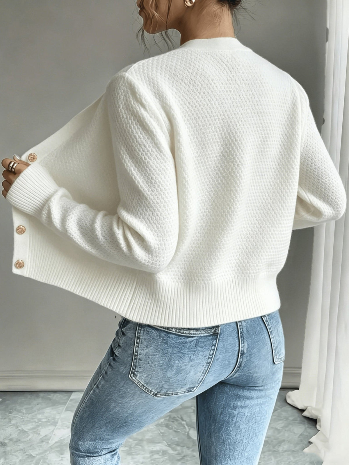 Cable-Knit Button-Front Cardigan for Women - Cozy Knitwear for Casual Wear - Satinnis