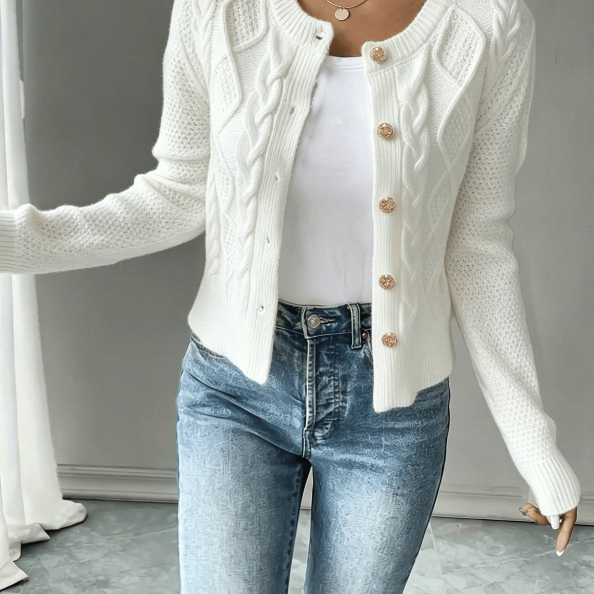 Cable-Knit Button-Front Cardigan for Women - Cozy Knitwear for Casual Wear - Satinnis