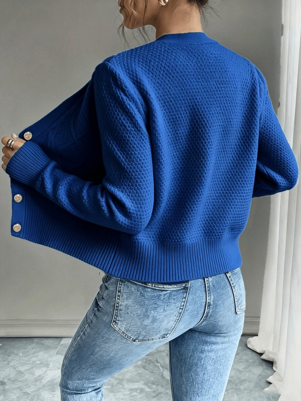 Cable-Knit Button-Front Cardigan for Women - Cozy Knitwear for Casual Wear - Satinnis