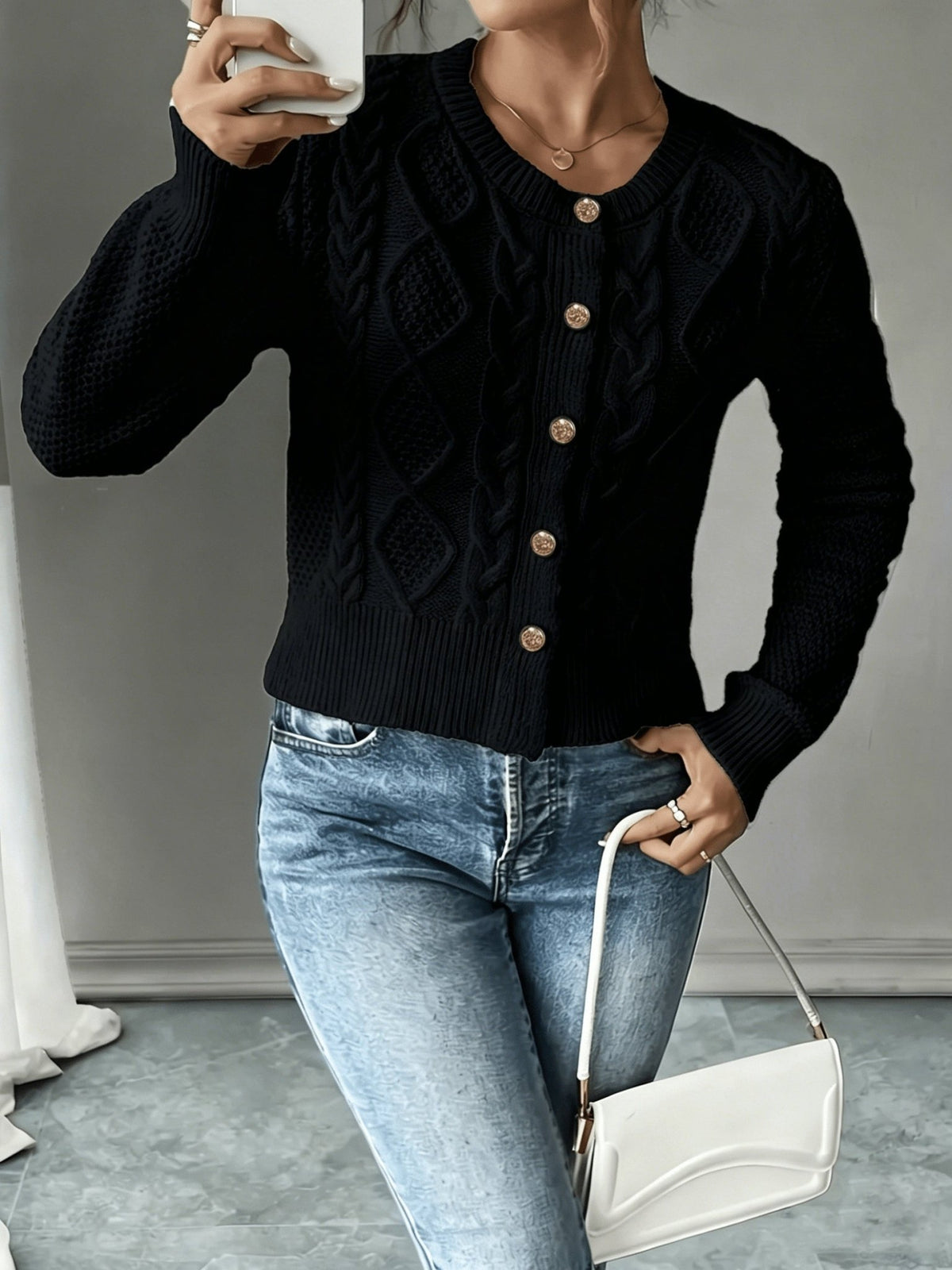 Cable-Knit Button-Front Cardigan for Women - Cozy Knitwear for Casual Wear - Satinnis