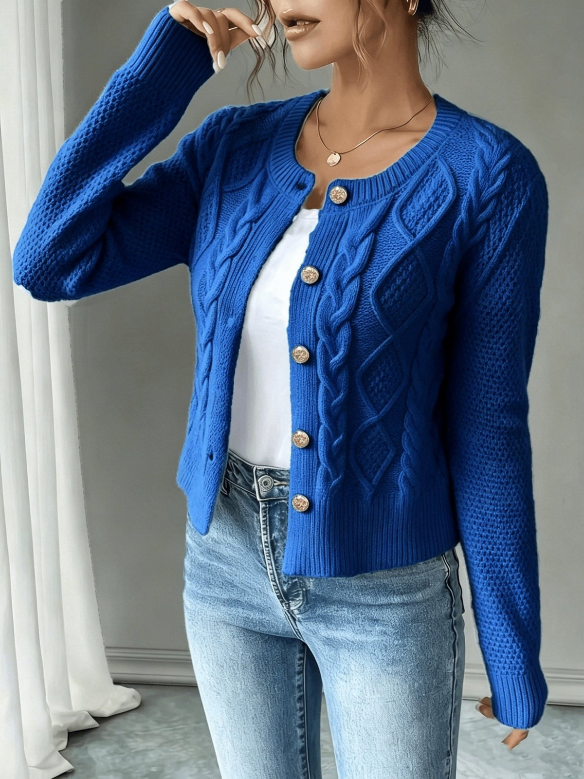 Cable-Knit Button-Front Cardigan for Women - Cozy Knitwear for Casual Wear - Satinnis