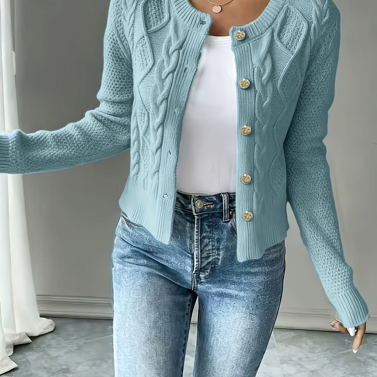 Cable-Knit Button-Front Cardigan for Women - Cozy Knitwear for Casual Wear - Satinnis