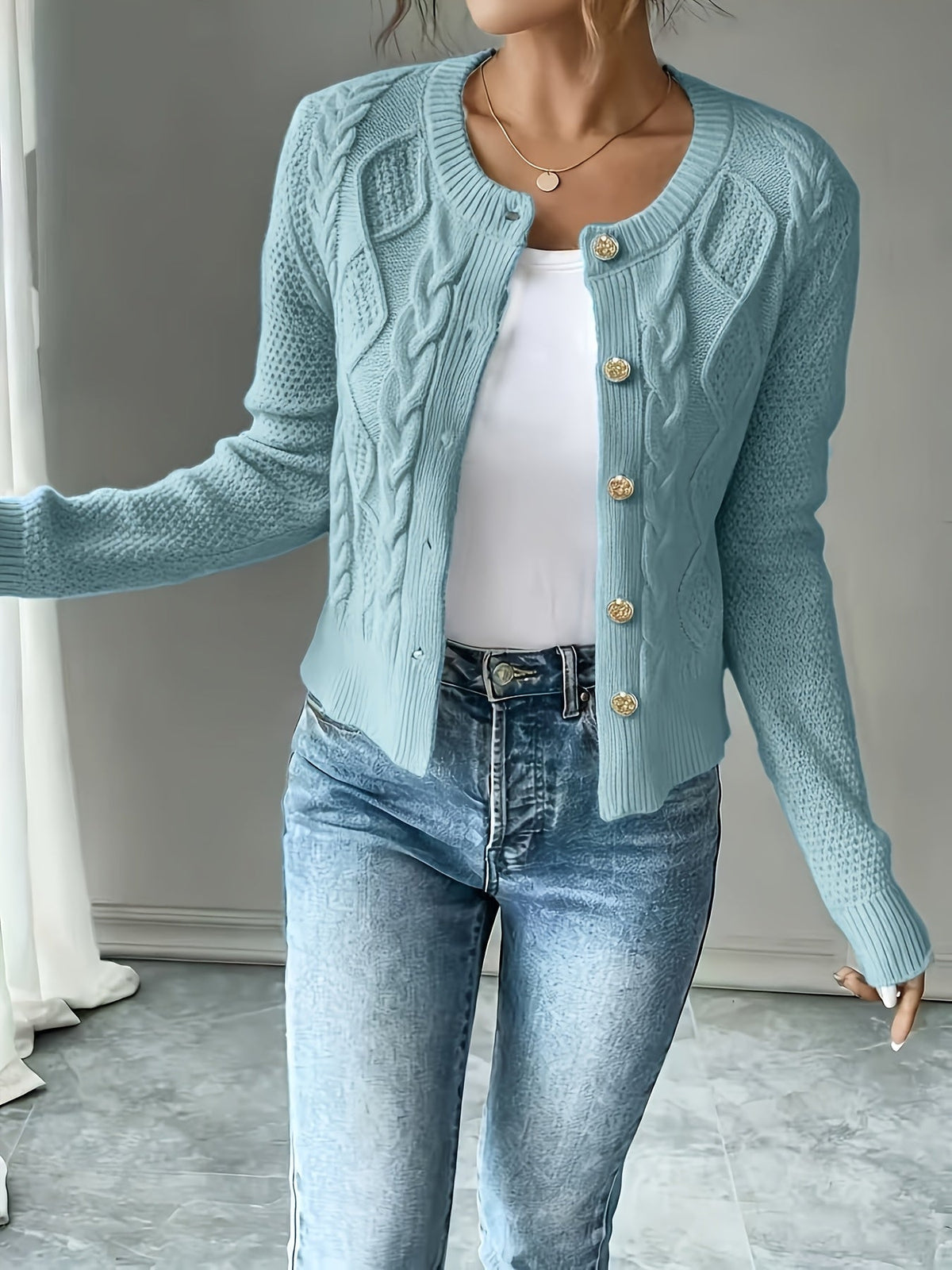 Cable-Knit Button-Front Cardigan for Women - Cozy Knitwear for Casual Wear - Satinnis