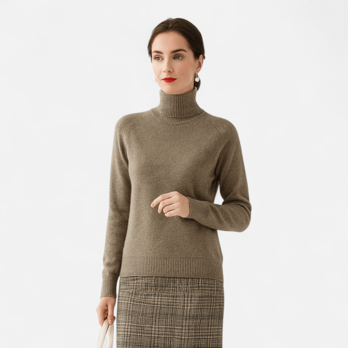 Merino Cashmere Turtleneck Sweater for Women - Elegant and Cozy Knitwear - Satinnis