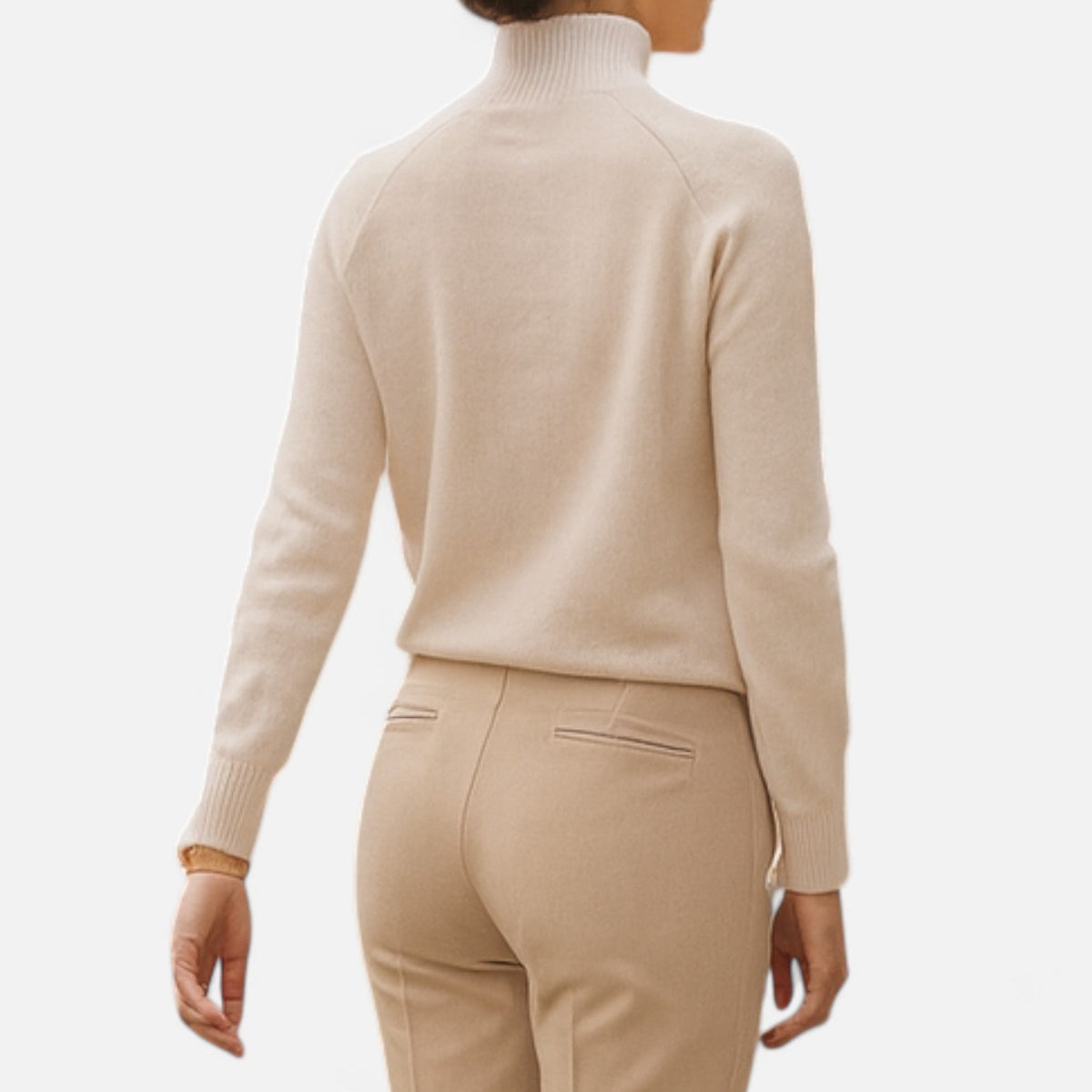 Merino Cashmere Turtleneck Sweater for Women - Elegant and Cozy Knitwear - Satinnis